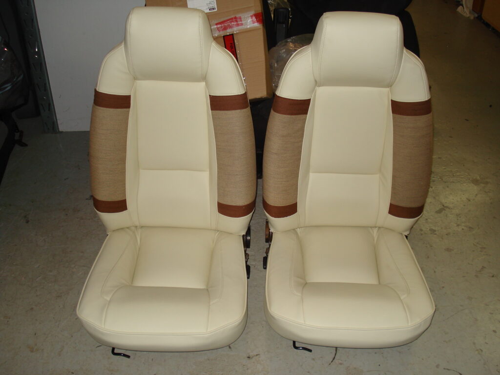 18 – Sæt Fiat X1:9 sæder nyrenoveret i beige kunstlæder