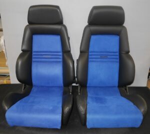 Recaro Expert - Sort kunstlæder, blå alcatara